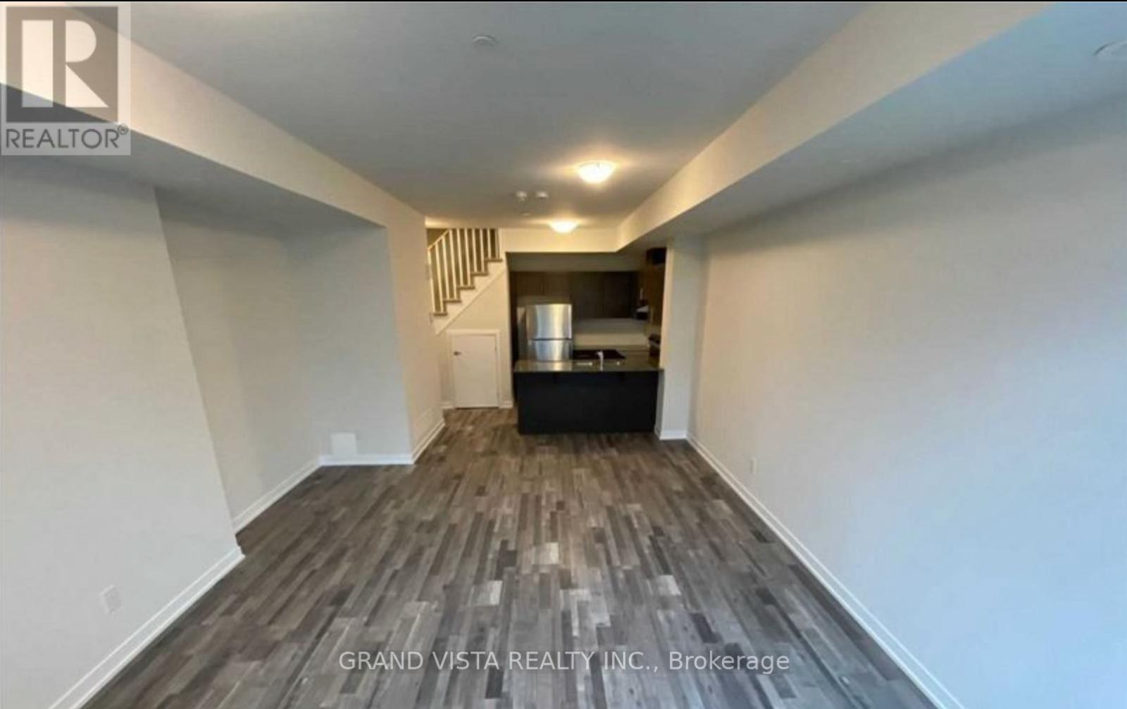Photo 4 of 109 1460 Whites Road N, Pickering ON