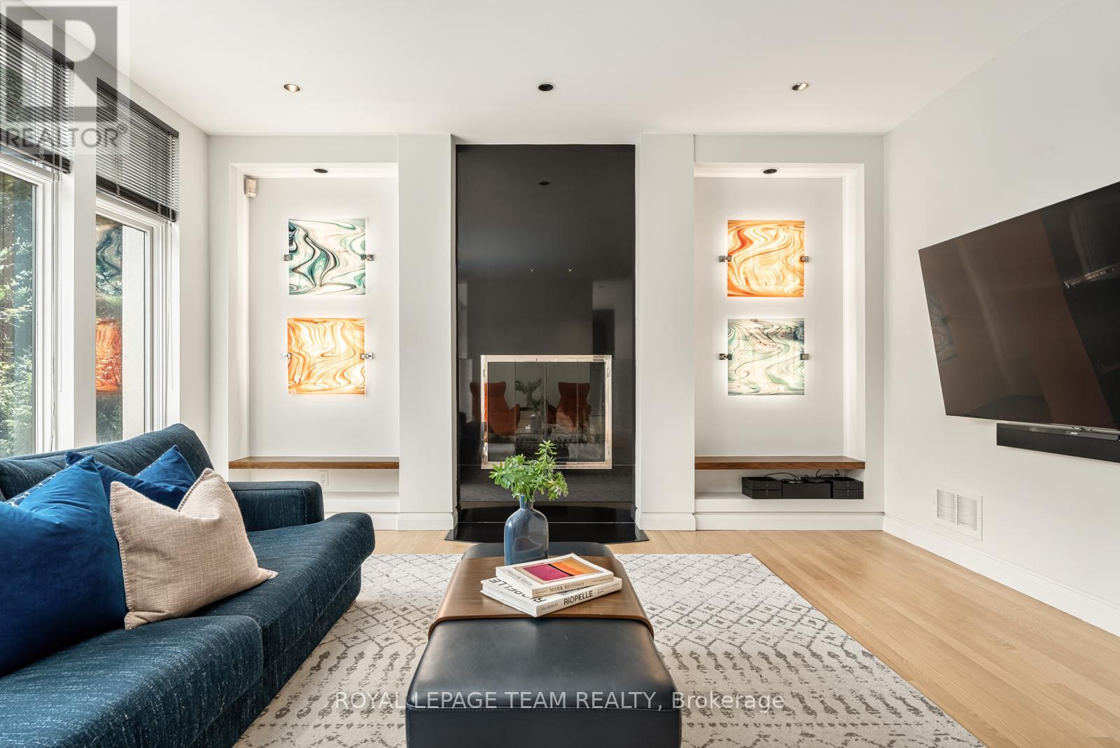 Photo 11 of 725 Manor Avenue, Ottawa ON
