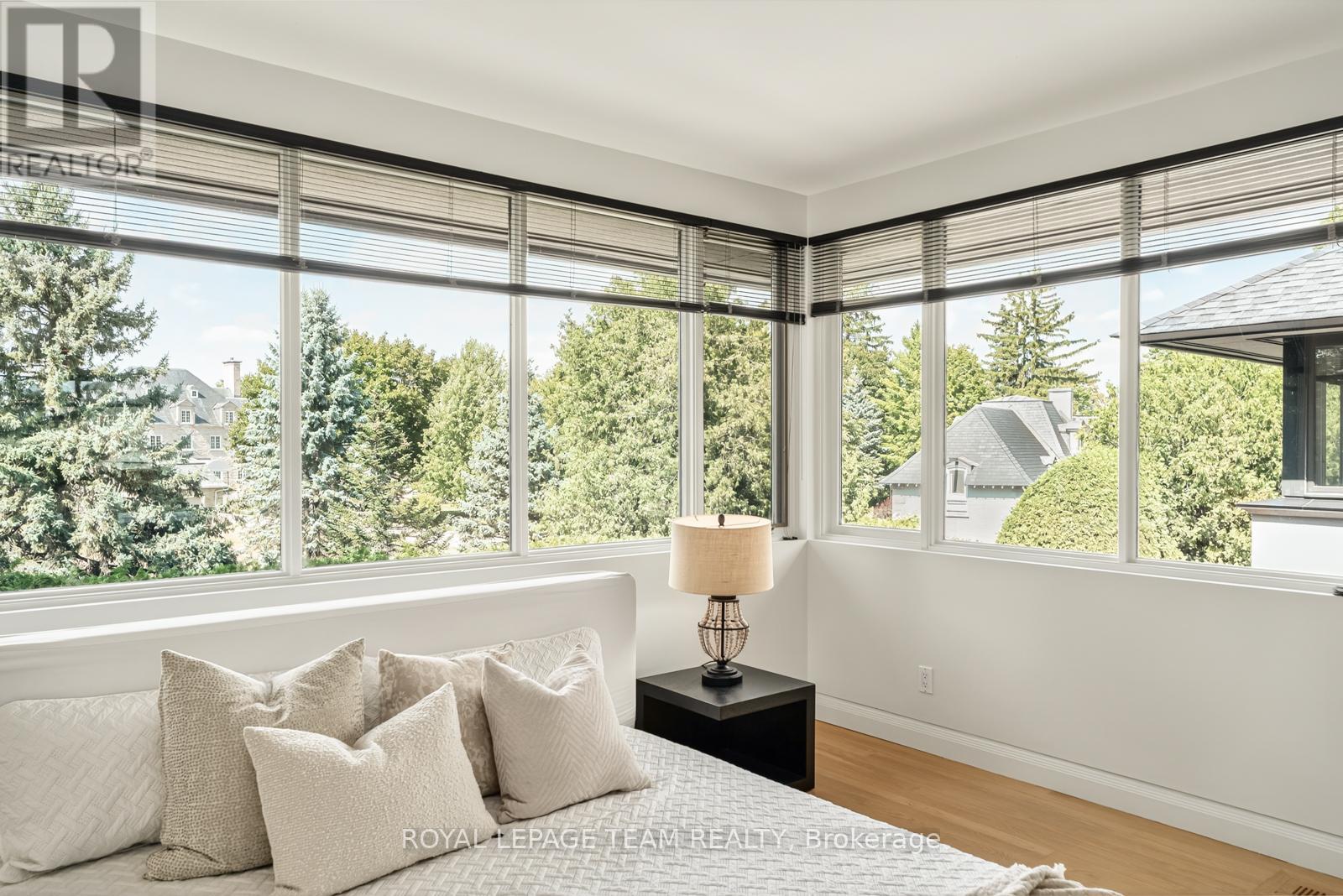 Photo 18 of 725 Manor Avenue, Ottawa ON