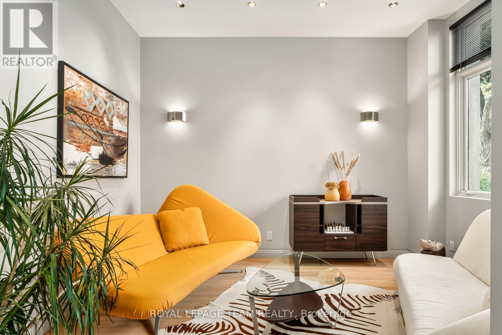 Photo 12 of 725 Manor Avenue, Ottawa ON