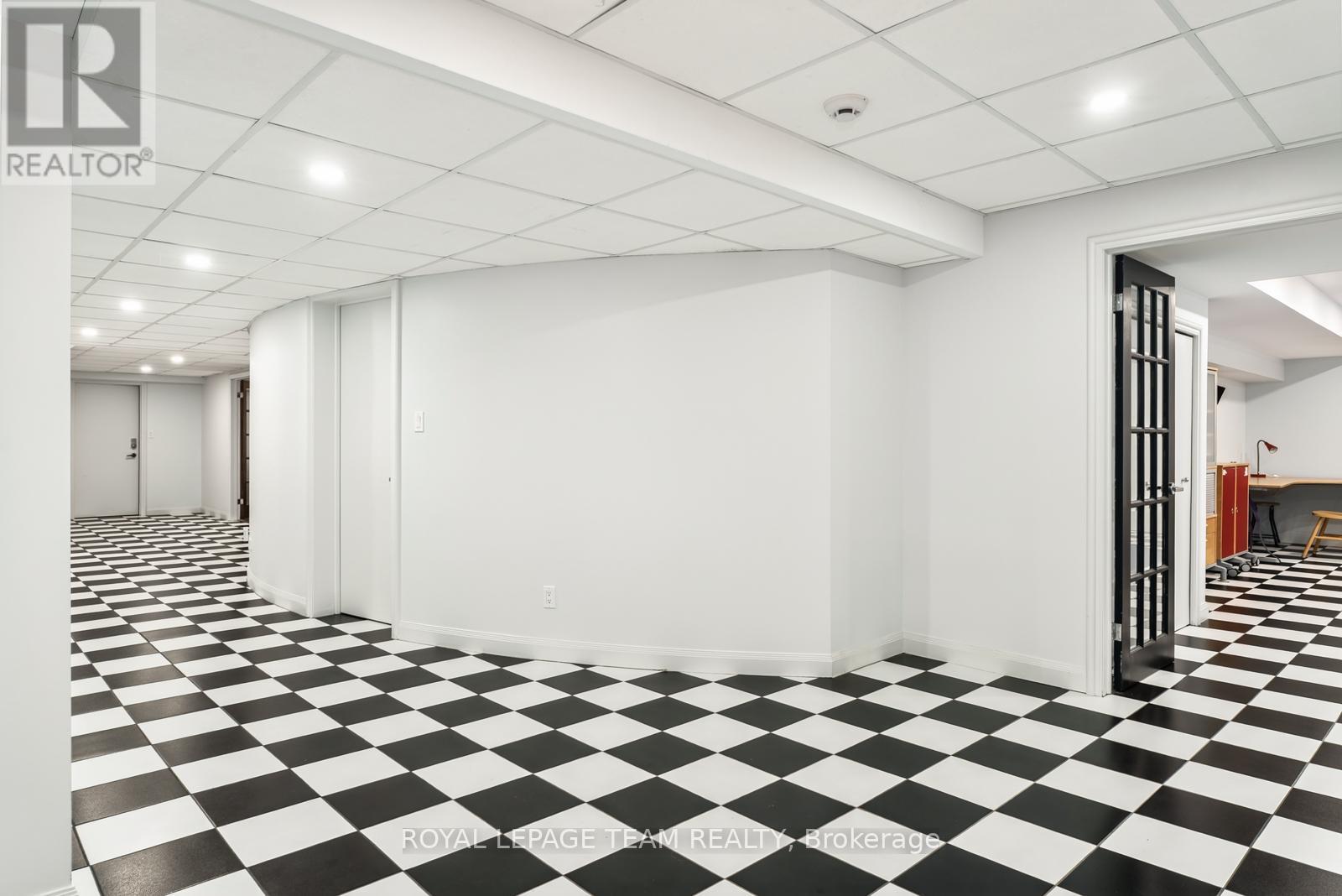 Photo 30 of 725 Manor Avenue, Ottawa ON
