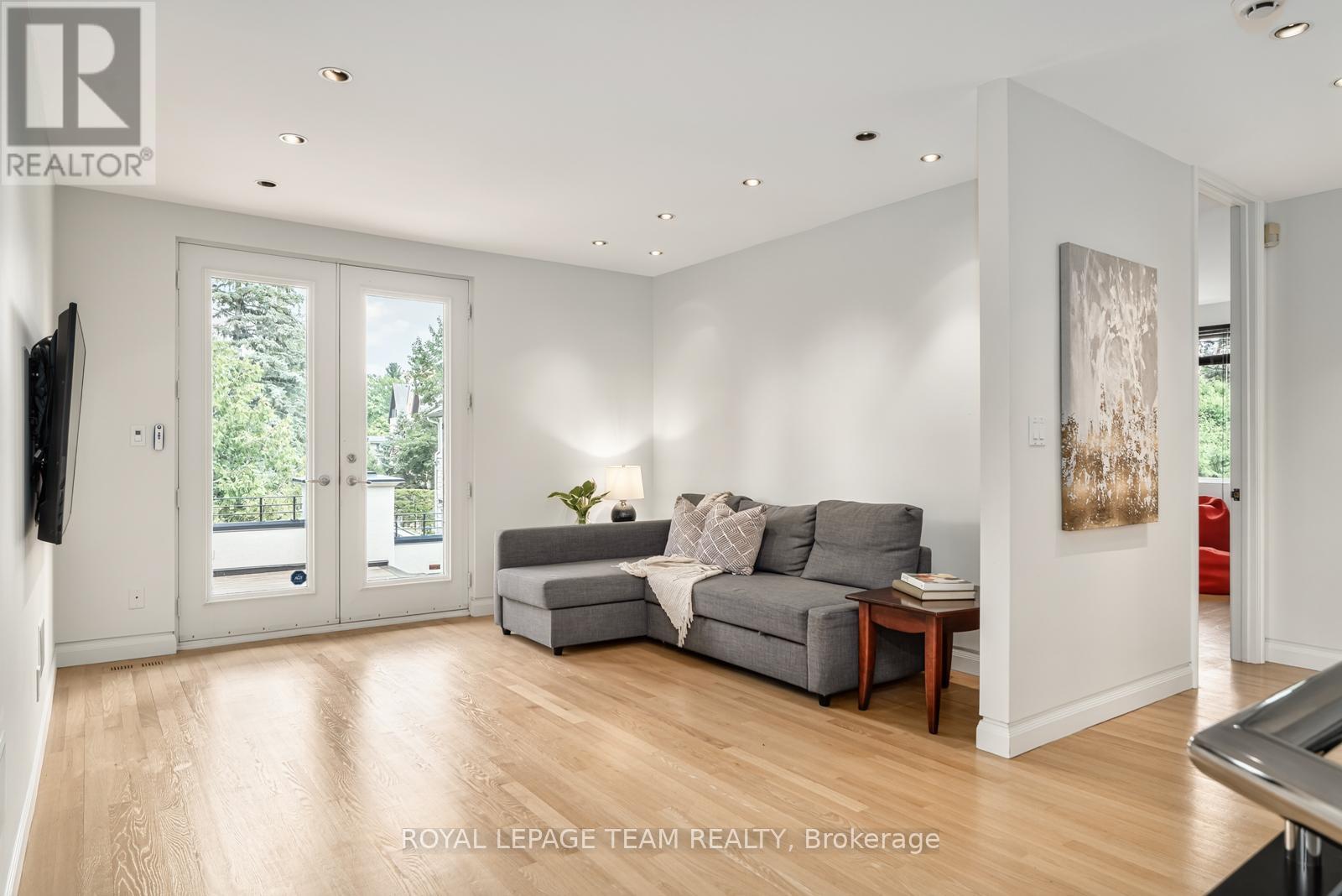 Photo 29 of 725 Manor Avenue, Ottawa ON