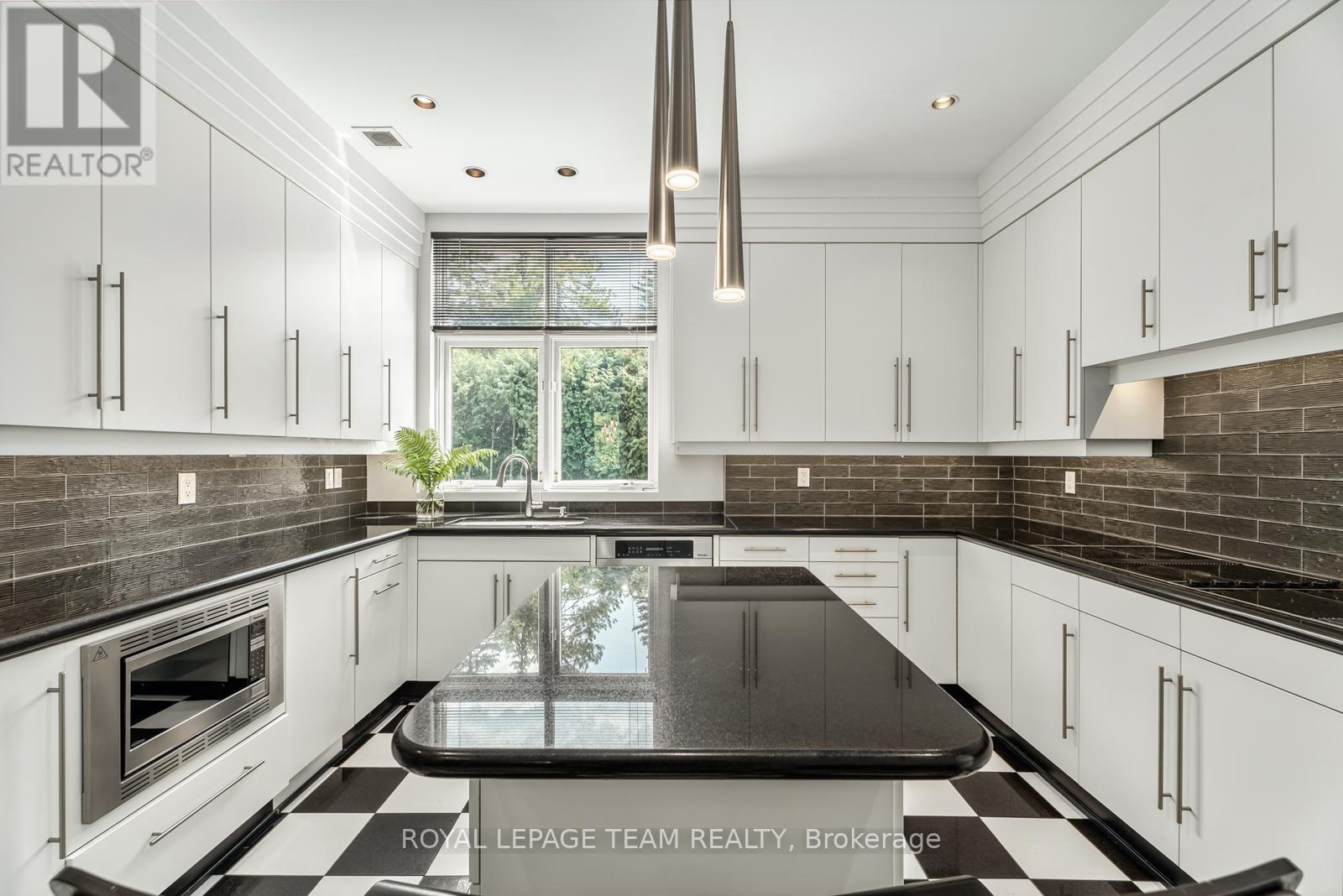 Photo 7 of 725 Manor Avenue, Ottawa ON