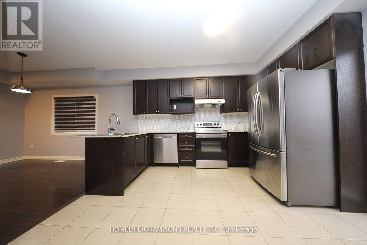 Photo 4 of 13 John Moore Road, East Gwillimbury ON
