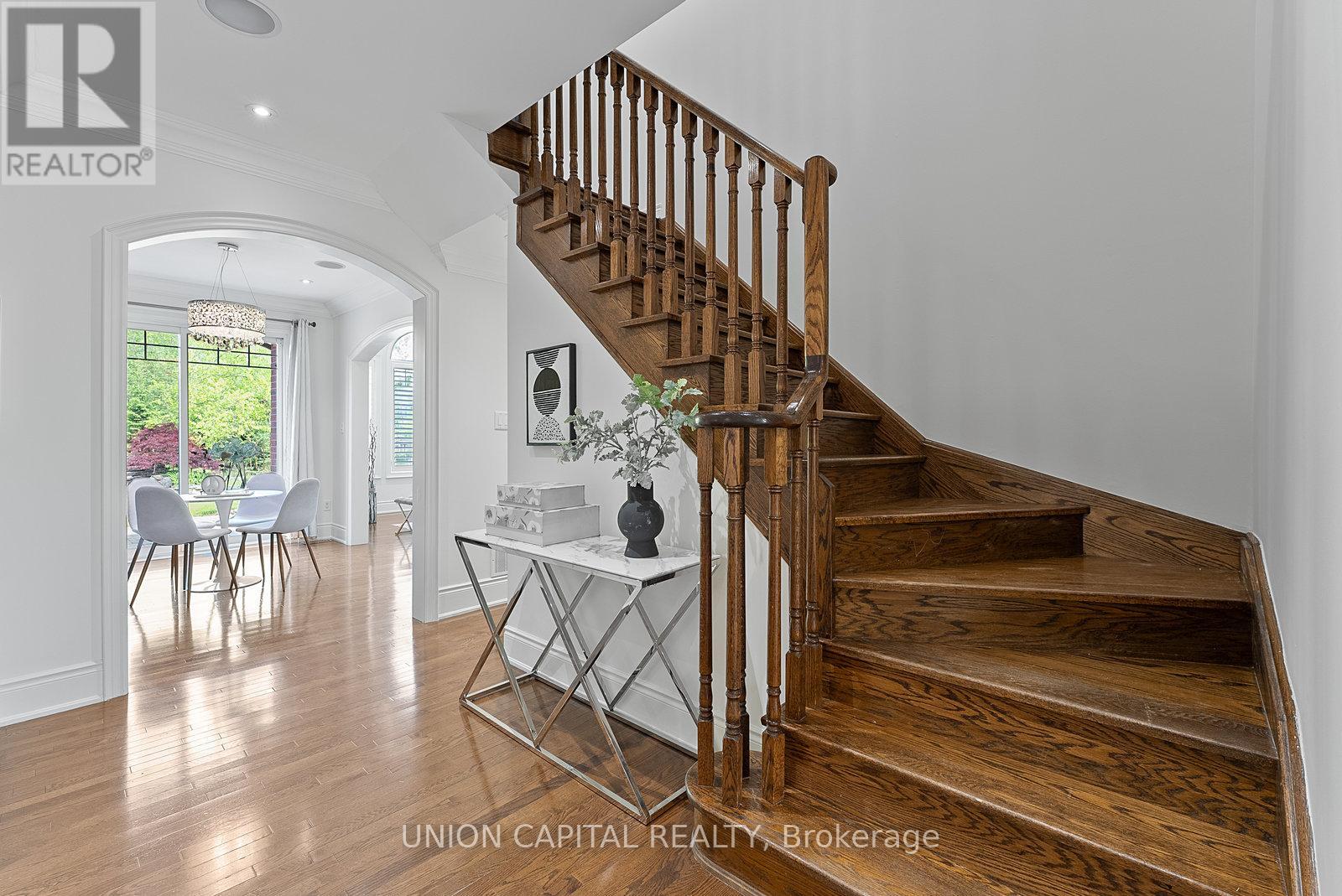 Photo 10 of 57 Routledge Drive, Richmond Hill ON