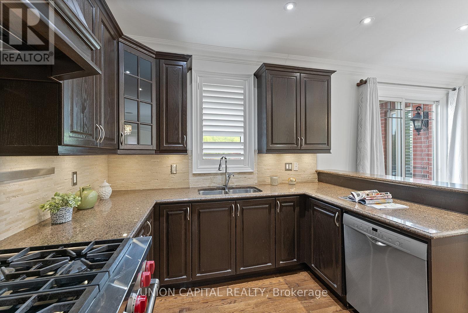 Photo 15 of 57 Routledge Drive, Richmond Hill ON