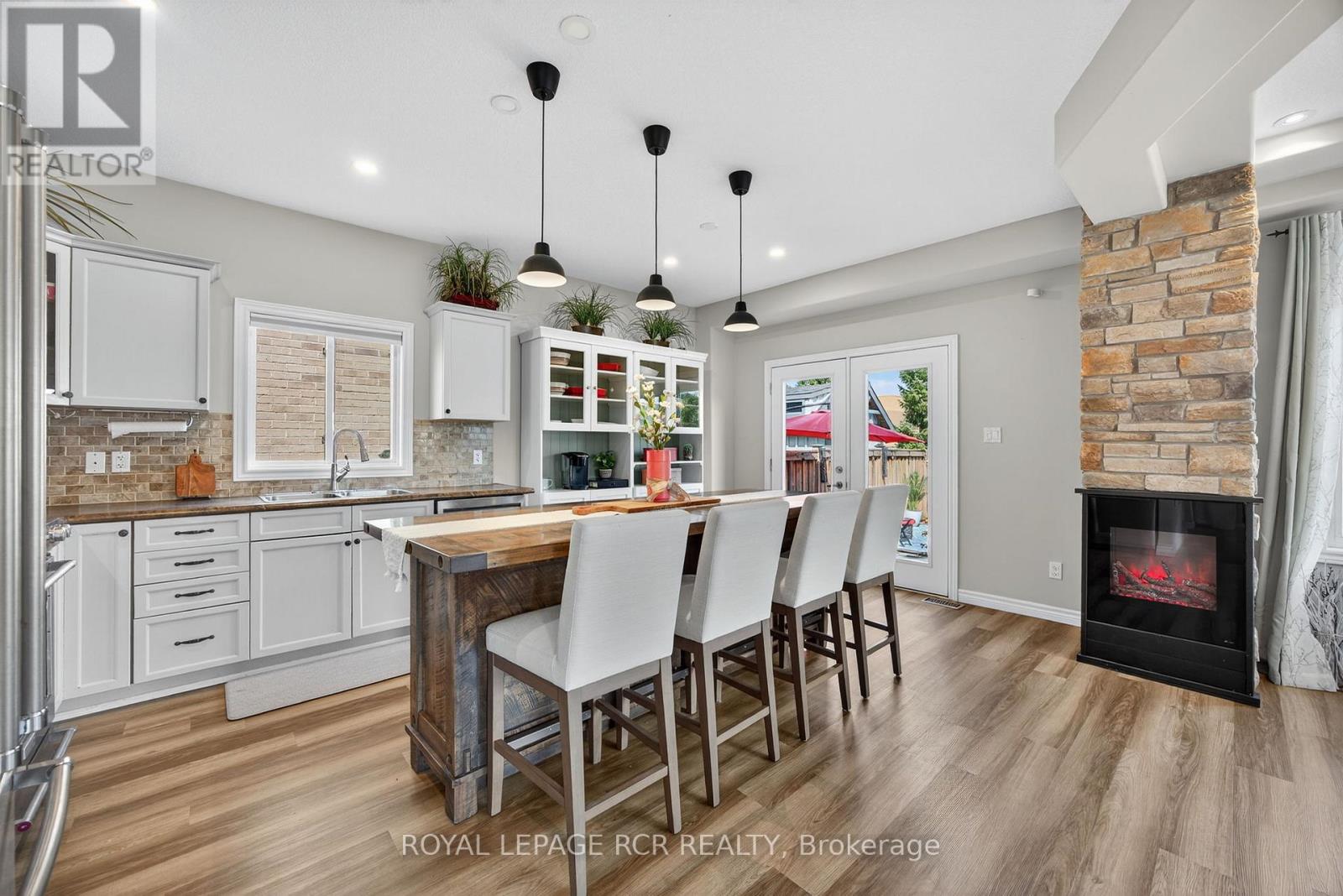 Photo 11 of 2 Irwin Crescent, New Tecumseth ON