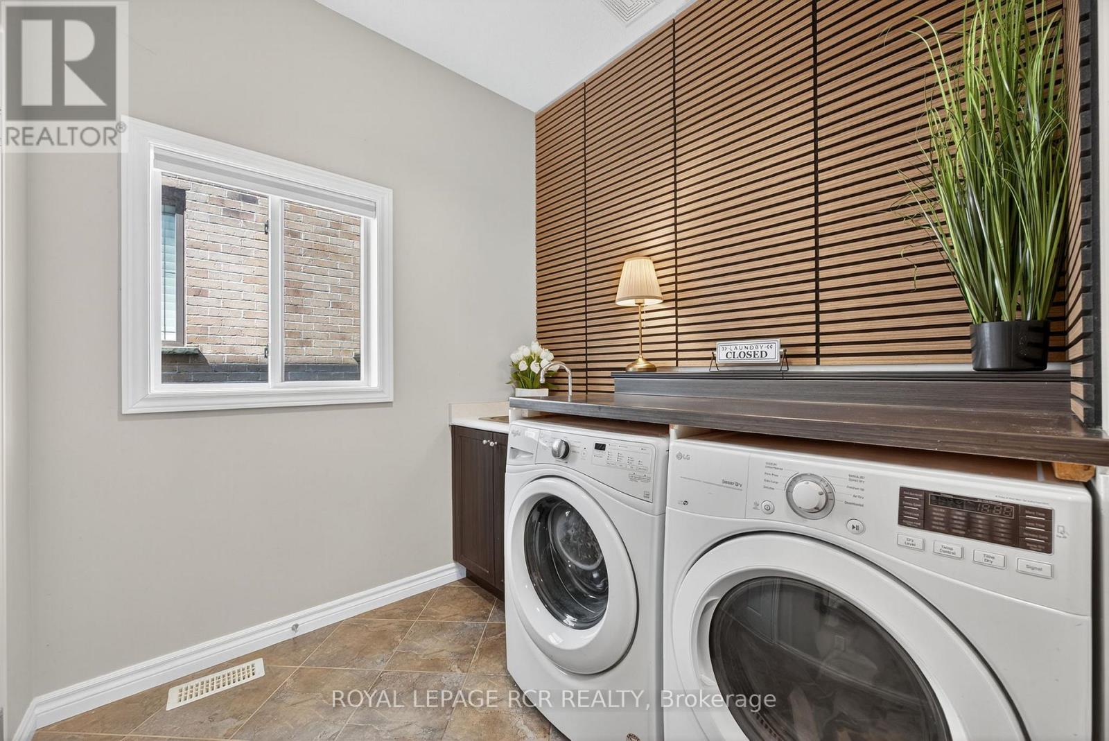 Photo 19 of 2 Irwin Crescent, New Tecumseth ON