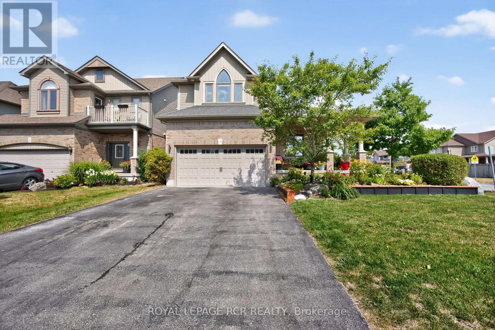 Photo 2 of 2 Irwin Crescent, New Tecumseth ON