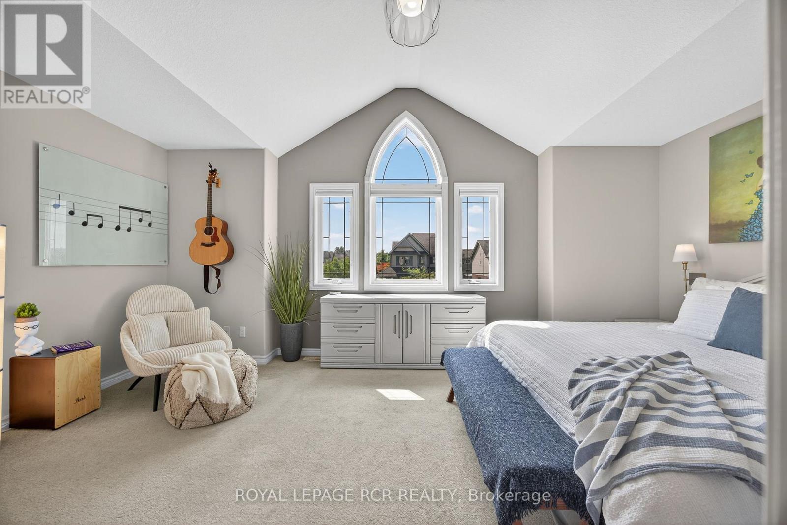 Photo 21 of 2 Irwin Crescent, New Tecumseth ON
