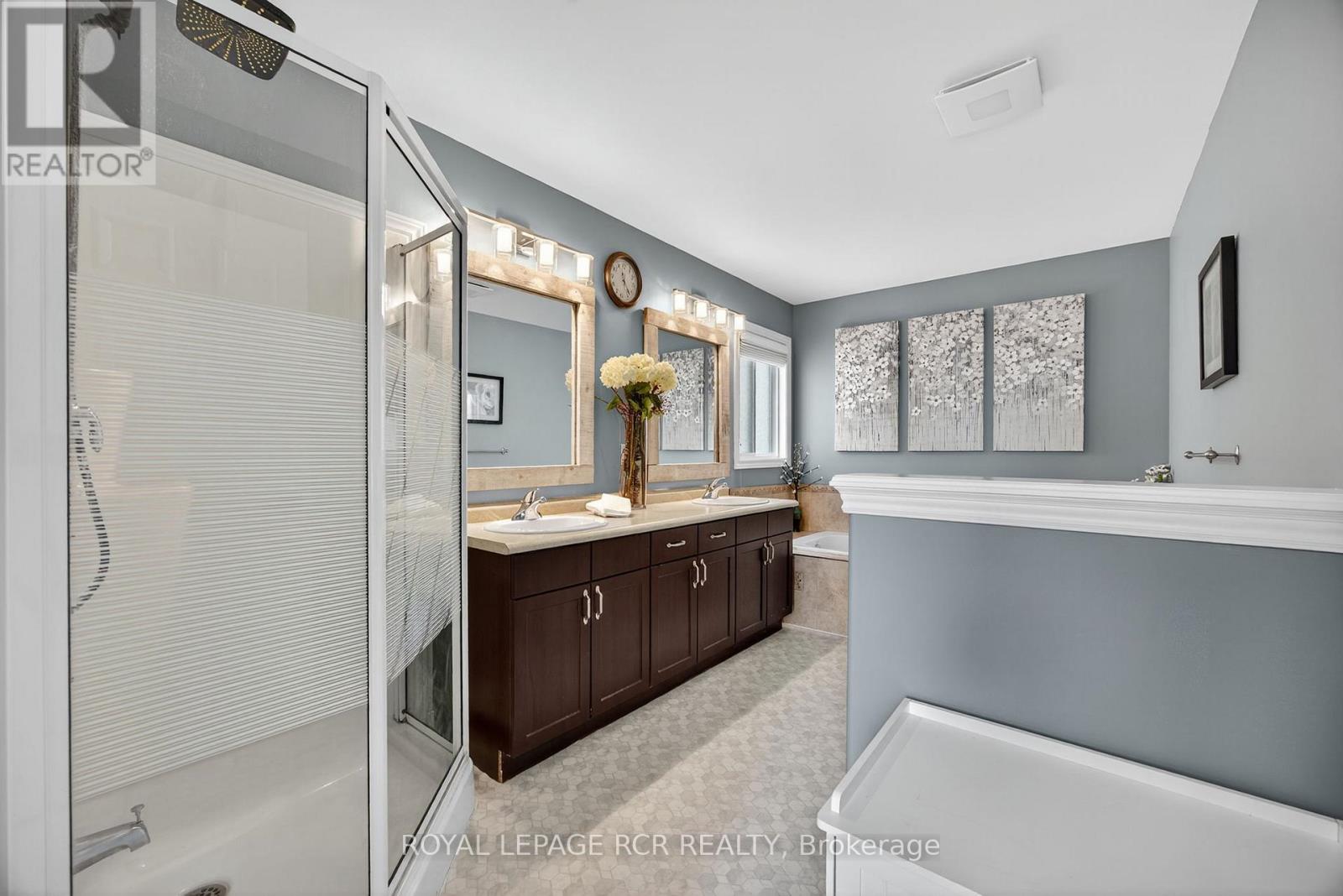 Photo 23 of 2 Irwin Crescent, New Tecumseth ON