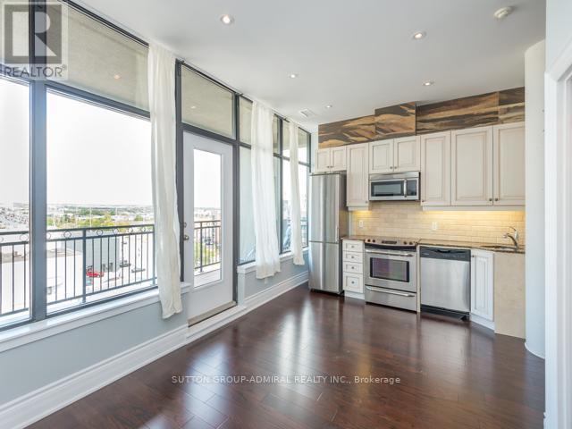 Photo 10 of 501 10376 Yonge Street, Richmond Hill ON