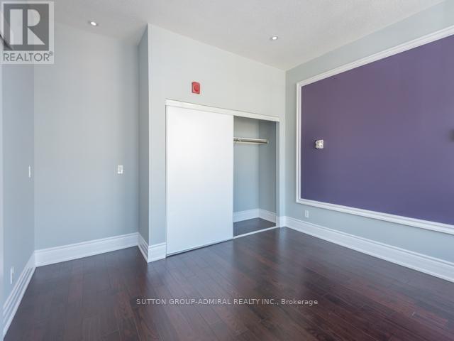 Photo 19 of 501 10376 Yonge Street, Richmond Hill ON