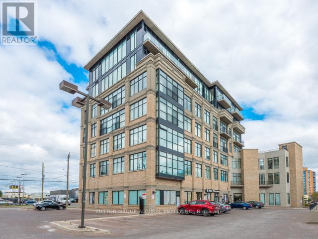 Photo 2 of 501 10376 Yonge Street, Richmond Hill ON