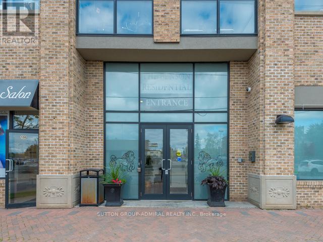 Photo 3 of 501 10376 Yonge Street, Richmond Hill ON