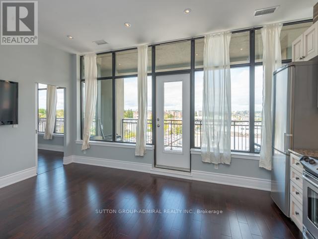 Photo 5 of 501 10376 Yonge Street, Richmond Hill ON