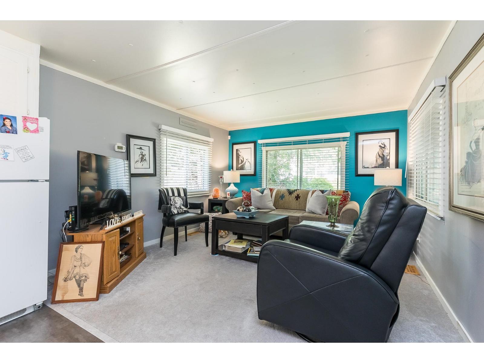 Photo 10 of 51 20071 24 Avenue, Langley BC