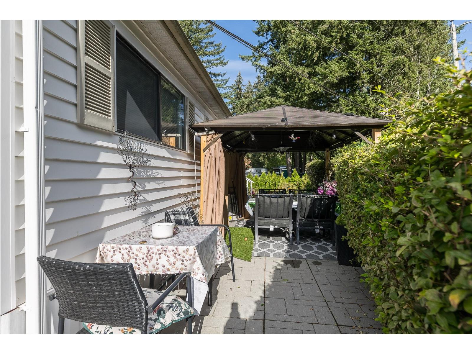 Photo 27 of 51 20071 24 Avenue, Langley BC