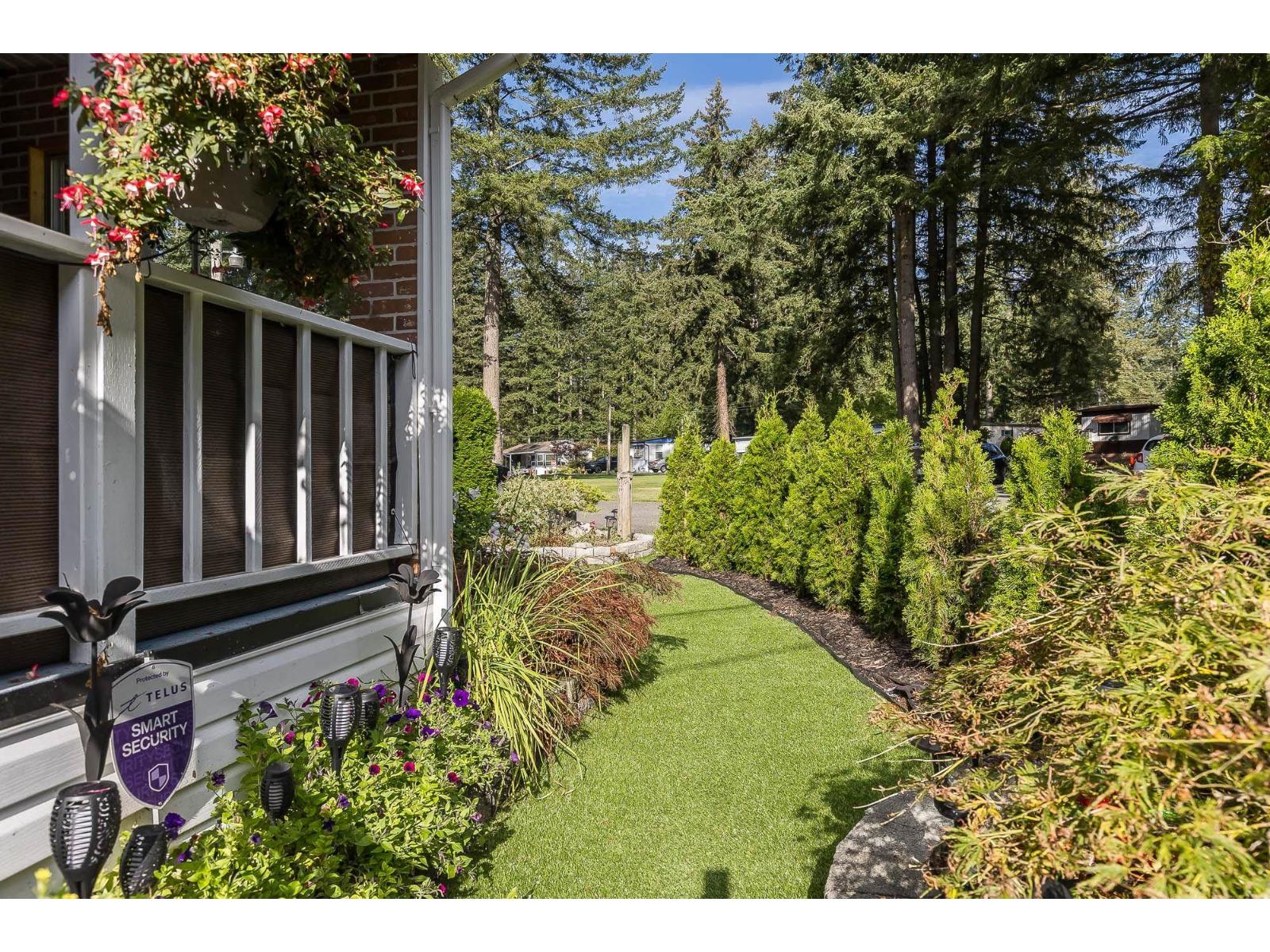 Photo 30 of 51 20071 24 Avenue, Langley BC