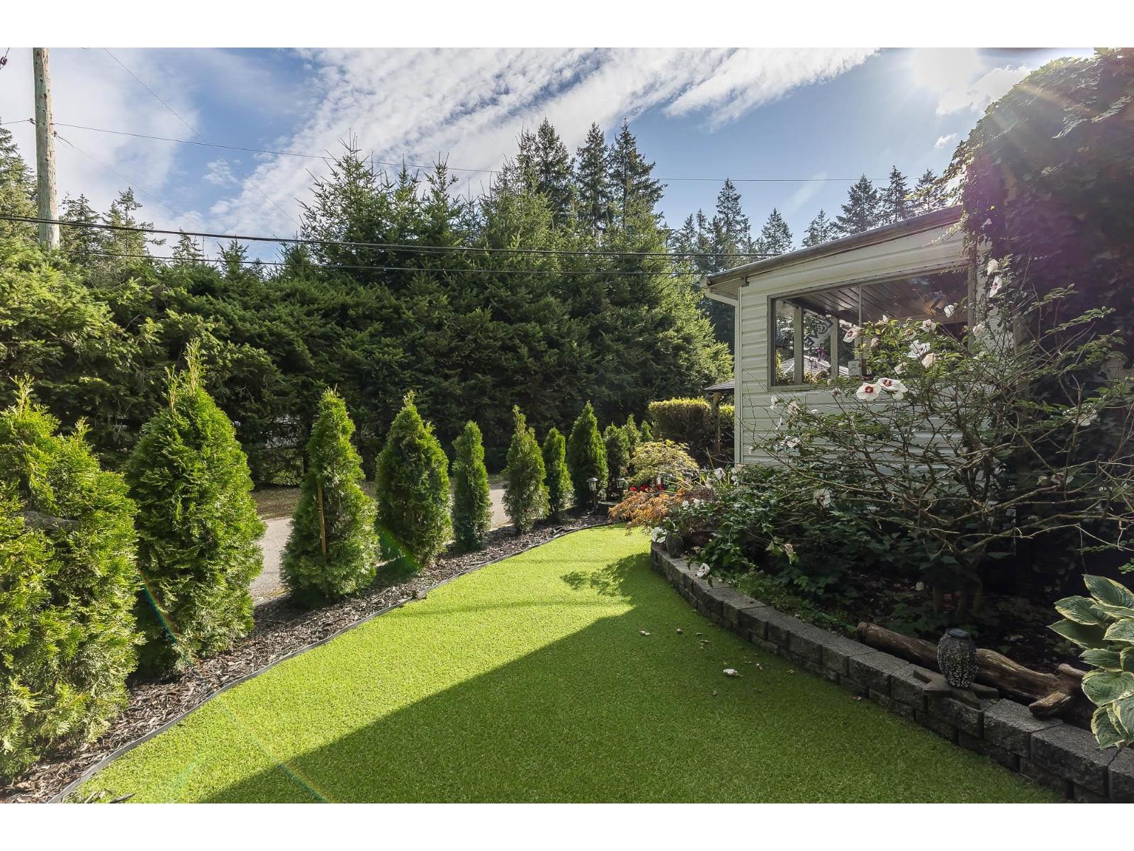 Photo 32 of 51 20071 24 Avenue, Langley BC