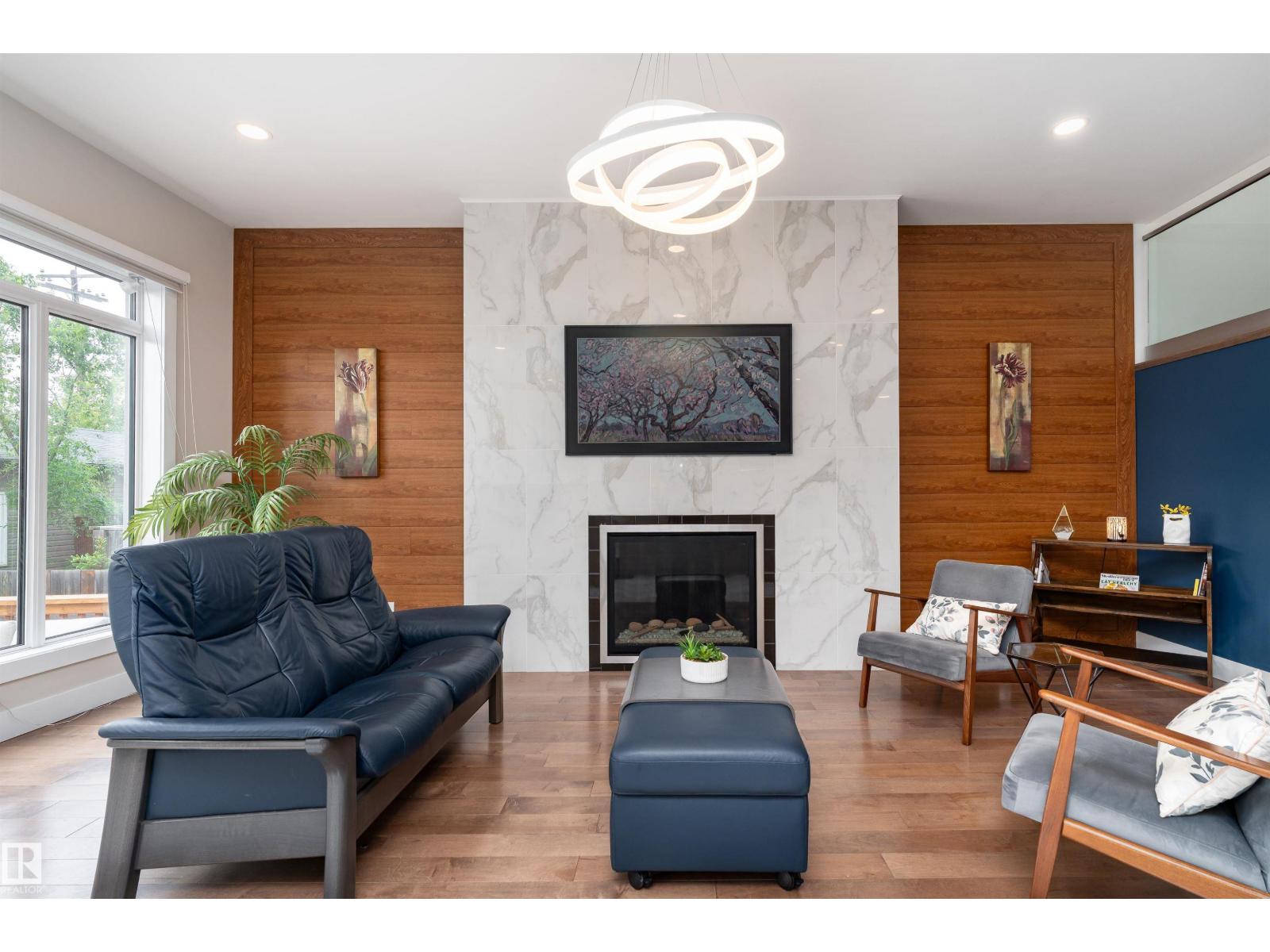 Photo 17 of 7306 106 St Nw, Edmonton AB