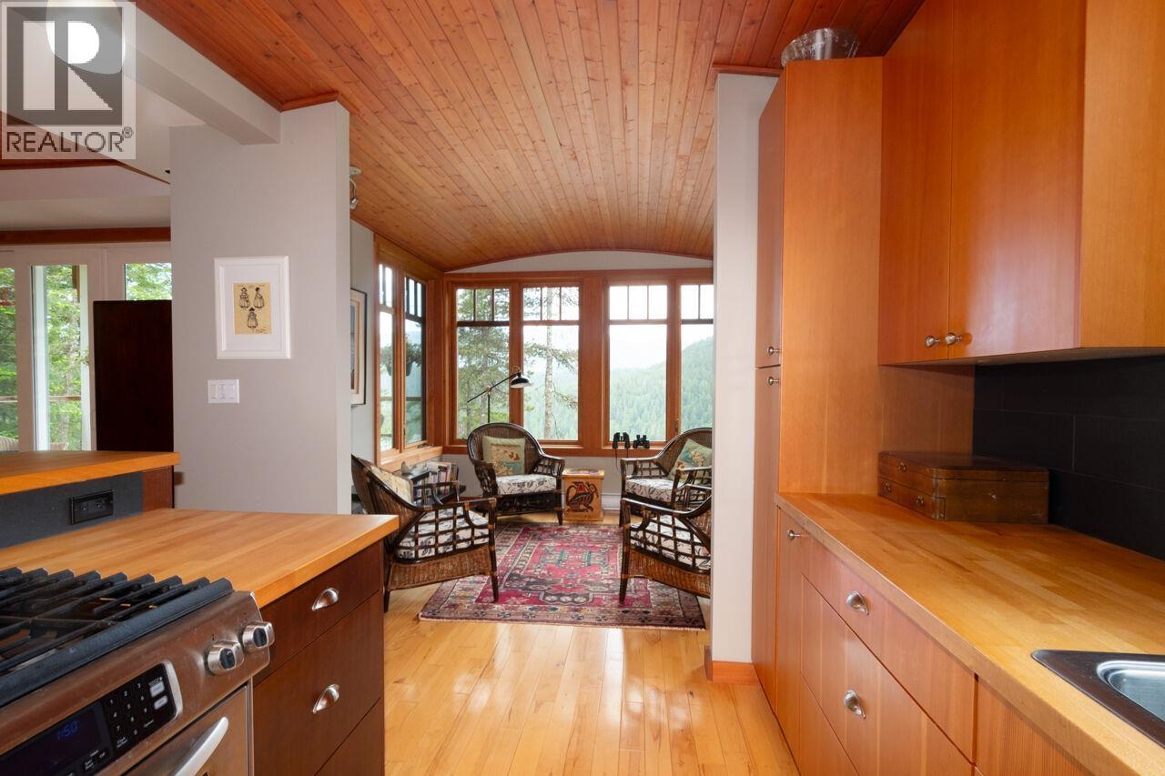 2 Bed, 2 Bath House for Sale in Gambier Island – 1029 CENTER BAY ROAD, Gambier Island - Image 12