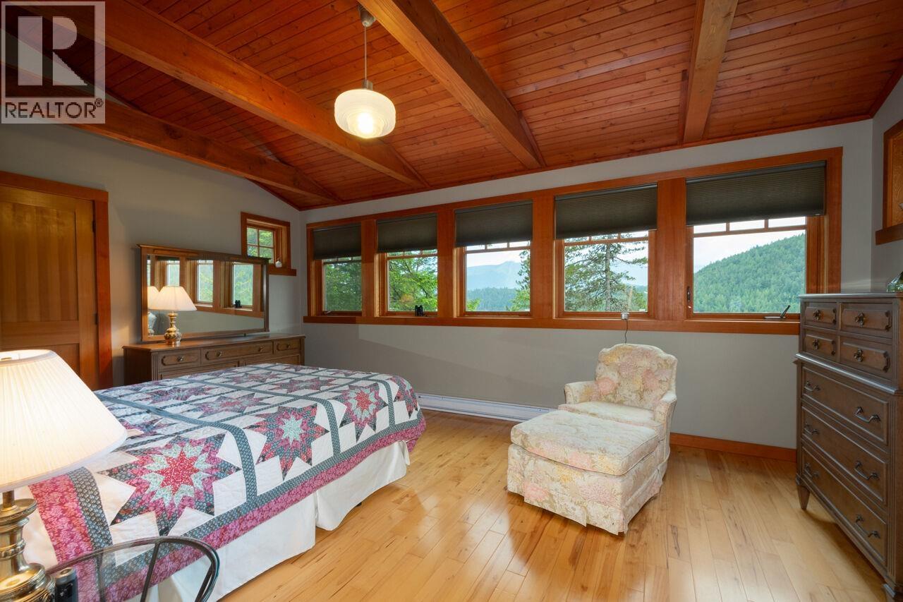 2 Bed, 2 Bath House for Sale in Gambier Island – 1029 CENTER BAY ROAD, Gambier Island - Image 19