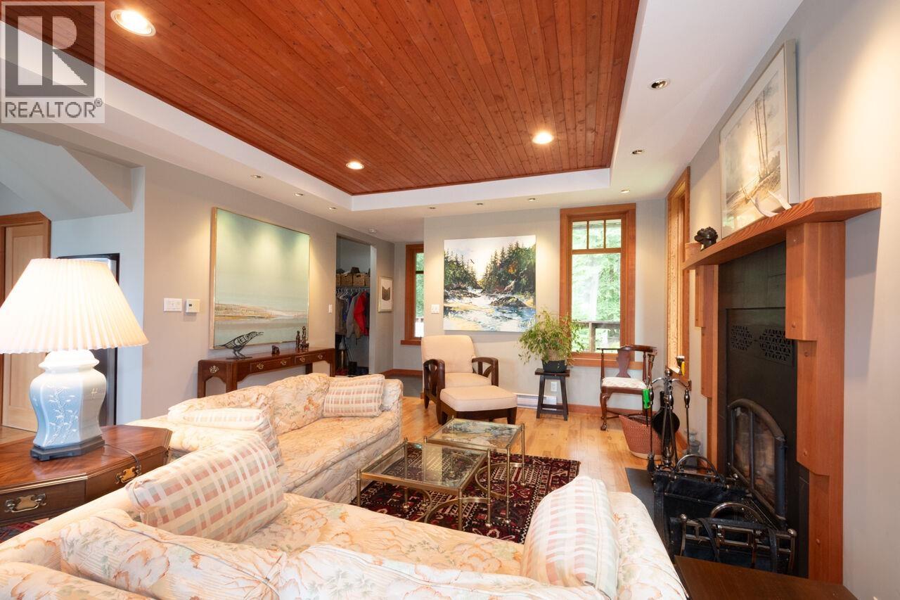 2 Bed, 2 Bath House for Sale in Gambier Island – 1029 CENTER BAY ROAD, Gambier Island - Image 6