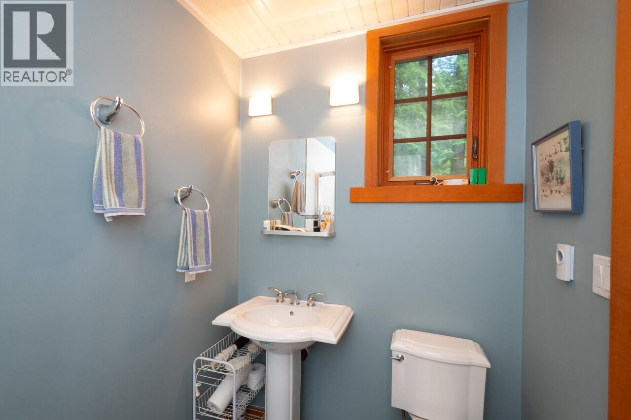 2 Bed, 2 Bath House for Sale in Gambier Island – 1029 CENTER BAY ROAD, Gambier Island - Image 15