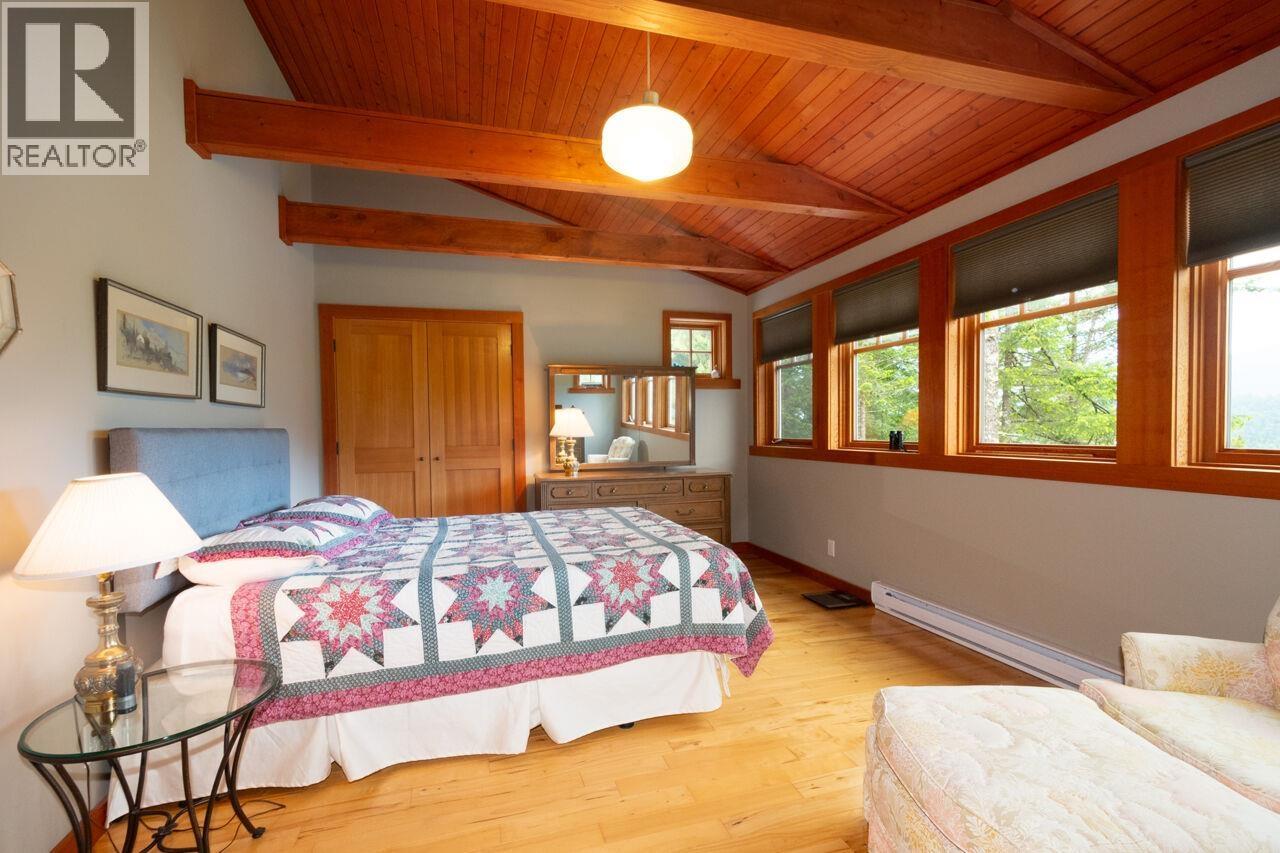 2 Bed, 2 Bath House for Sale in Gambier Island – 1029 CENTER BAY ROAD, Gambier Island - Image 20