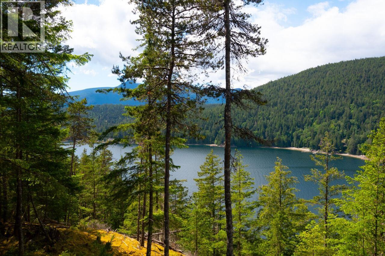 2 Bed, 2 Bath House for Sale in Gambier Island – 1029 CENTER BAY ROAD, Gambier Island - Image 10