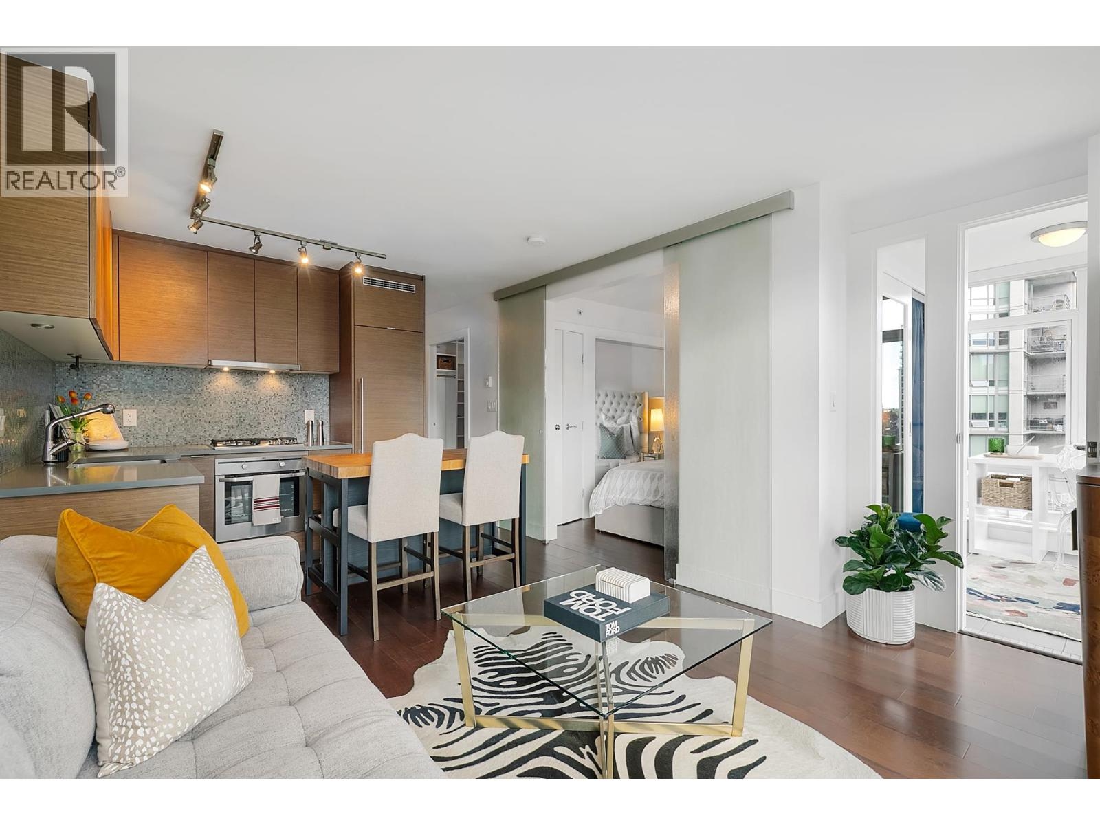 Photo 9 of 1502 565 Smithe Street, Vancouver BC