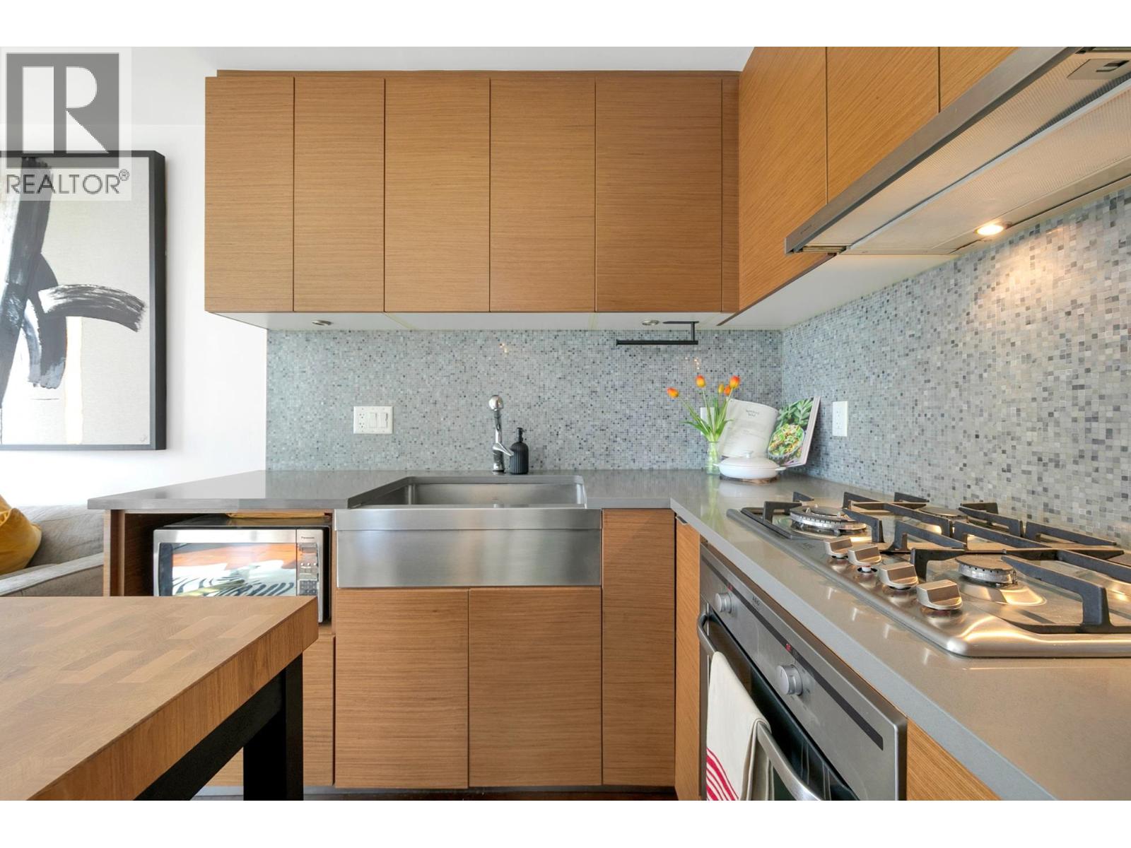 Photo 5 of 1502 565 Smithe Street, Vancouver BC