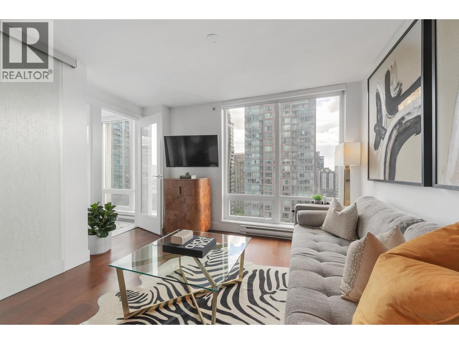 Photo 12 of 1502 565 Smithe Street, Vancouver BC