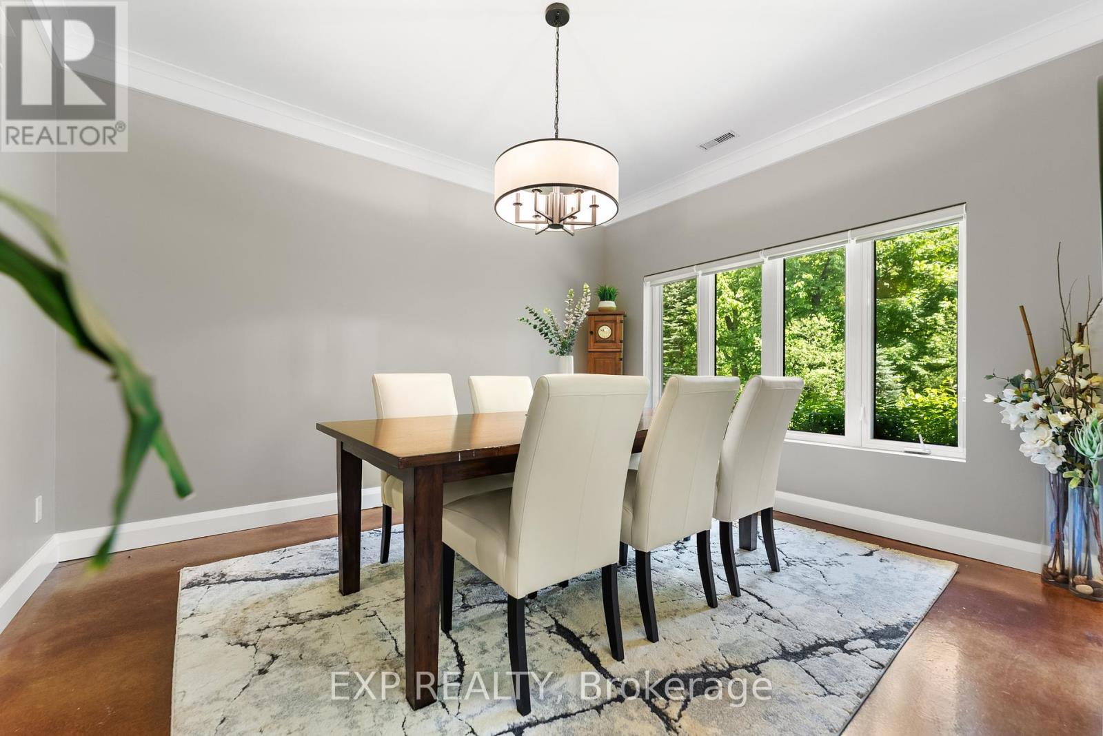 Photo 10 of 5759 Queenscourt Crescent, Ottawa ON