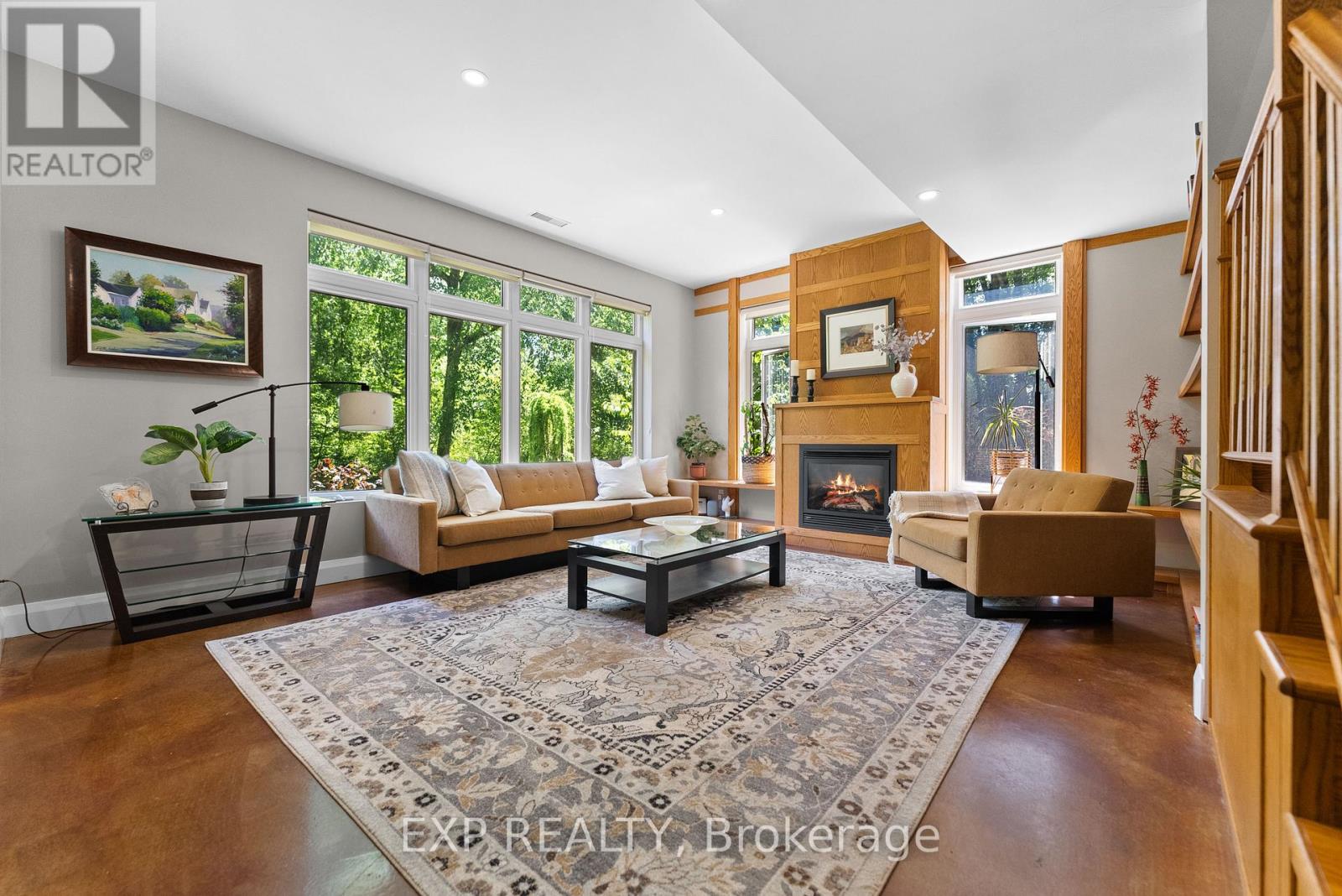 Photo 13 of 5759 Queenscourt Crescent, Ottawa ON