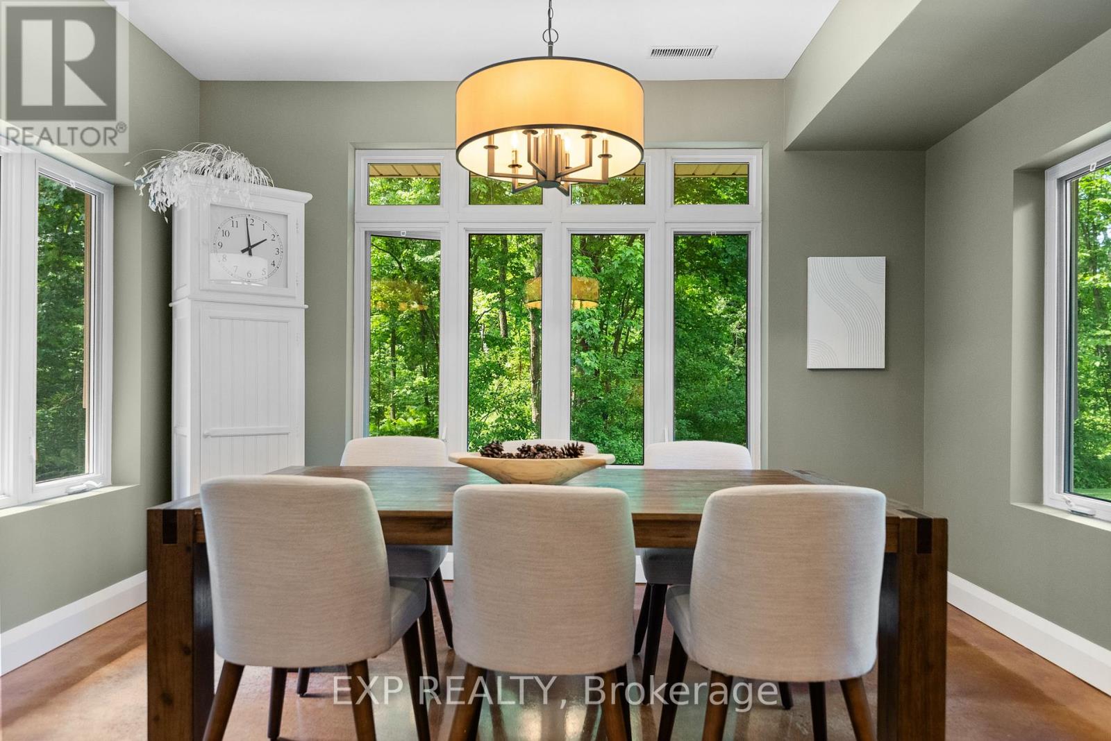 Photo 18 of 5759 Queenscourt Crescent, Ottawa ON