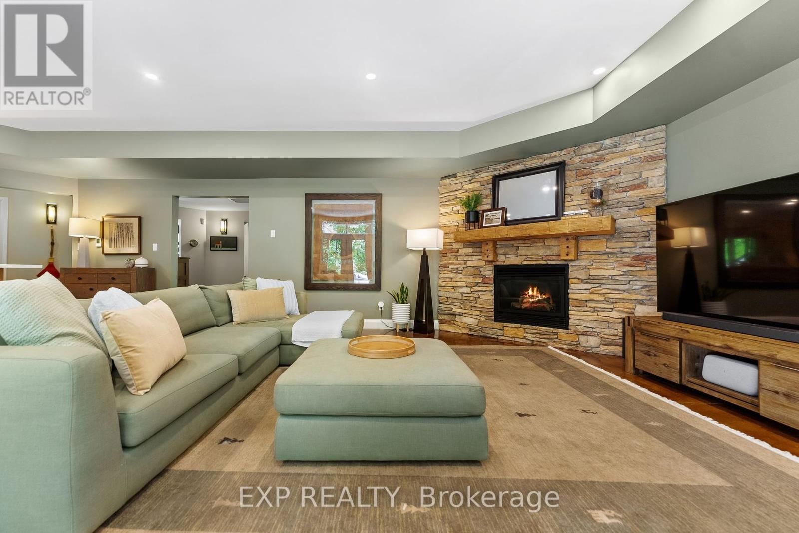Photo 22 of 5759 Queenscourt Crescent, Ottawa ON