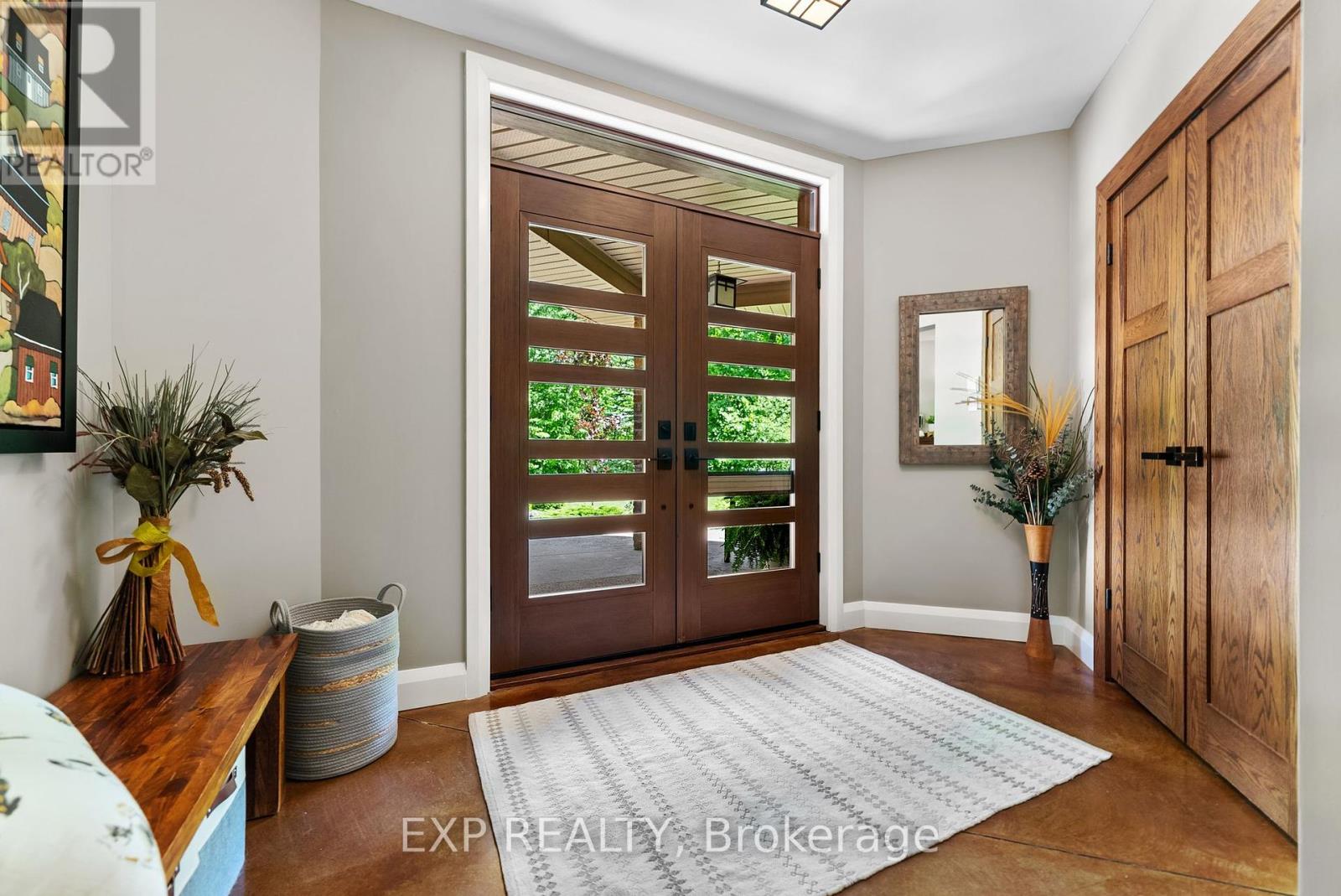 Photo 8 of 5759 Queenscourt Crescent, Ottawa ON