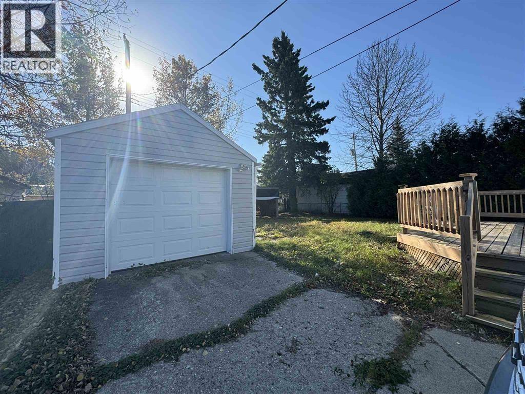 Photo 19 of 46 Neebig Ave, Manitouwadge ON