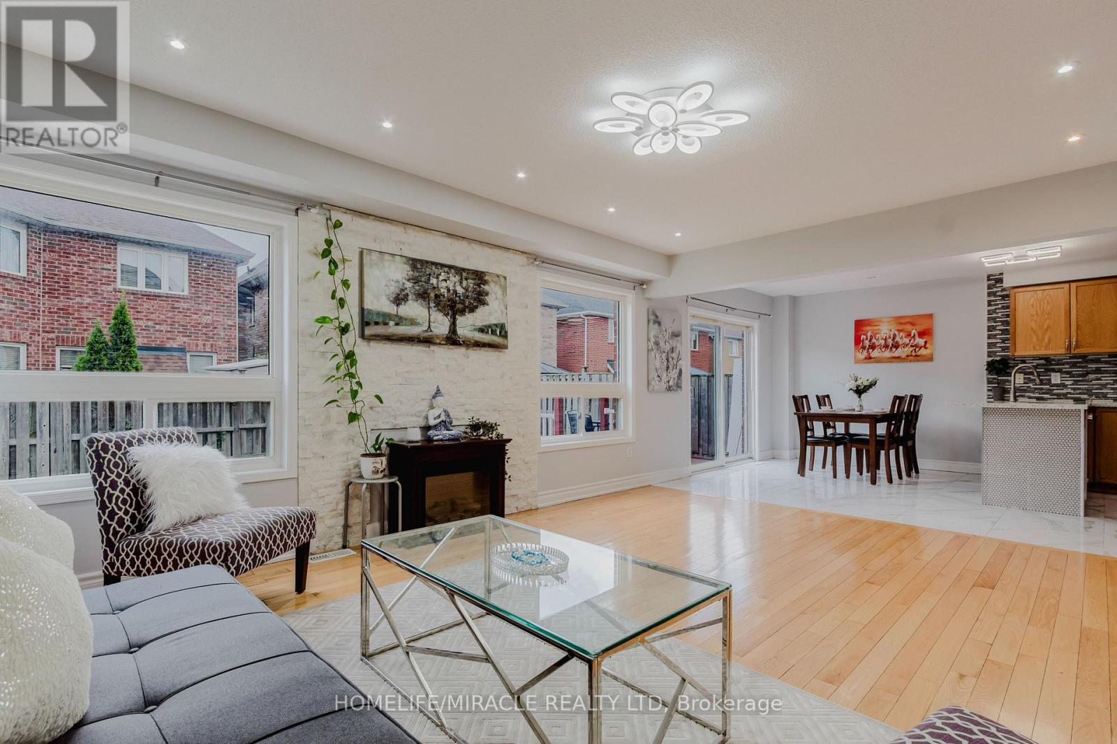 Photo 11 of 27 Silver Egret Road, Brampton ON