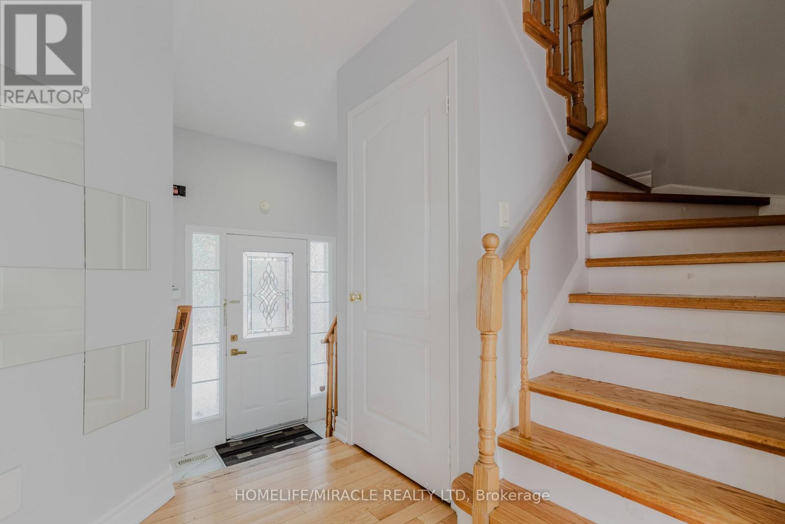 Photo 14 of 27 Silver Egret Road, Brampton ON