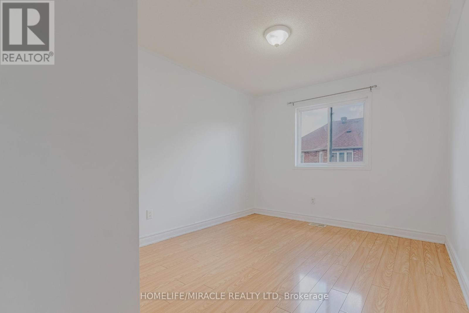 Photo 23 of 27 Silver Egret Road, Brampton ON