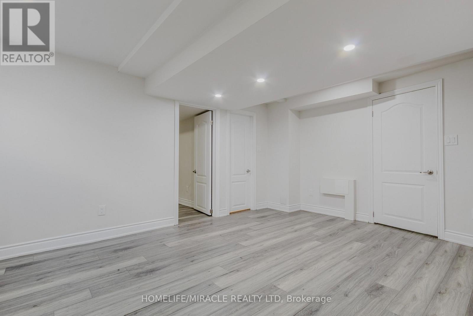 Photo 32 of 27 Silver Egret Road, Brampton ON
