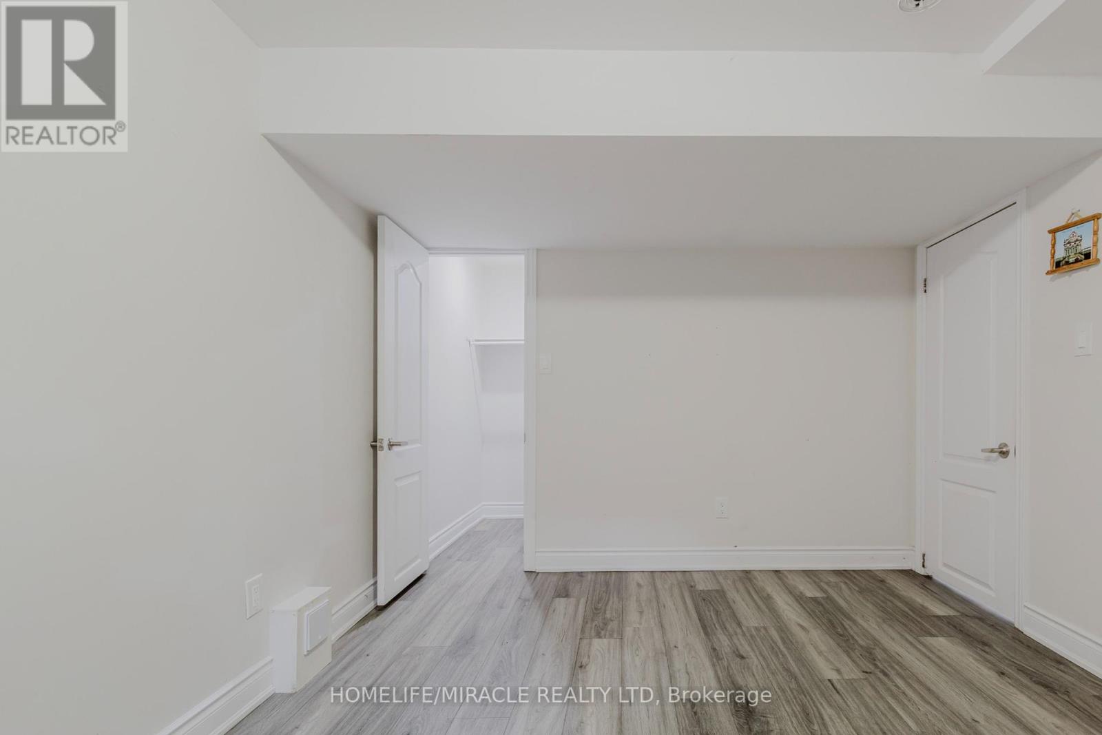 Photo 36 of 27 Silver Egret Road, Brampton ON