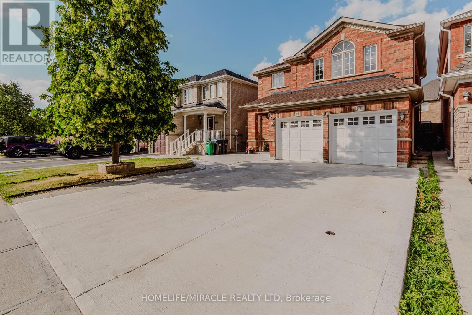 Photo 5 of 27 Silver Egret Road, Brampton ON