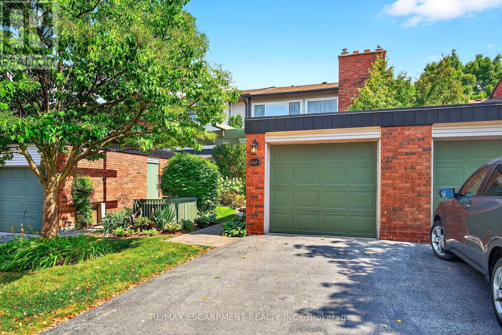 Photo 1 of 4 1552 Kerns Road, Burlington ON