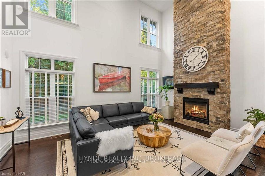 Photo 13 of 16 Red Haven Drive, Niagaraonthelake ON