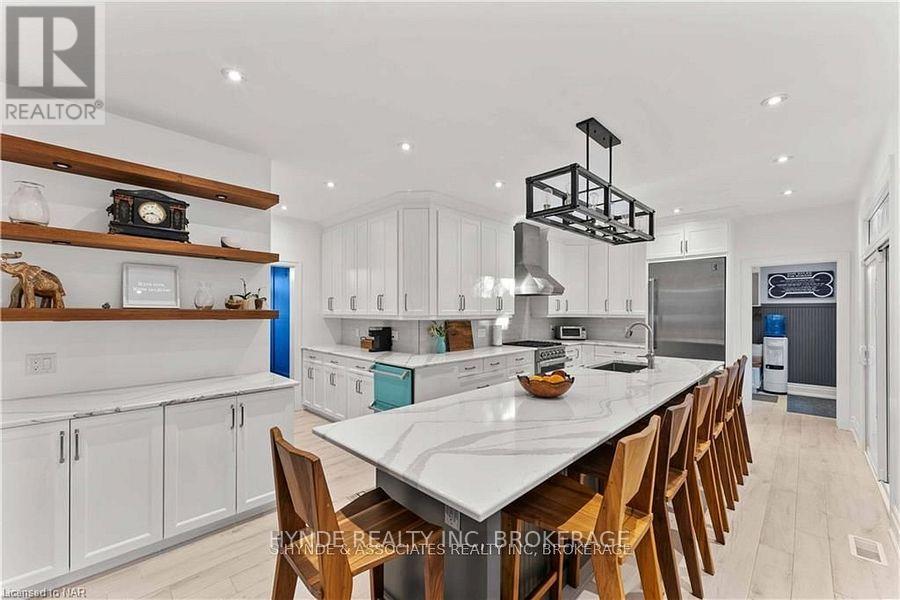 Photo 17 of 16 Red Haven Drive, Niagaraonthelake ON