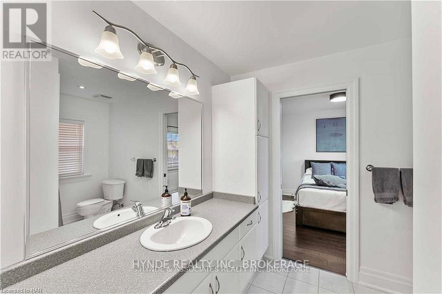 Photo 24 of 16 Red Haven Drive, Niagaraonthelake ON